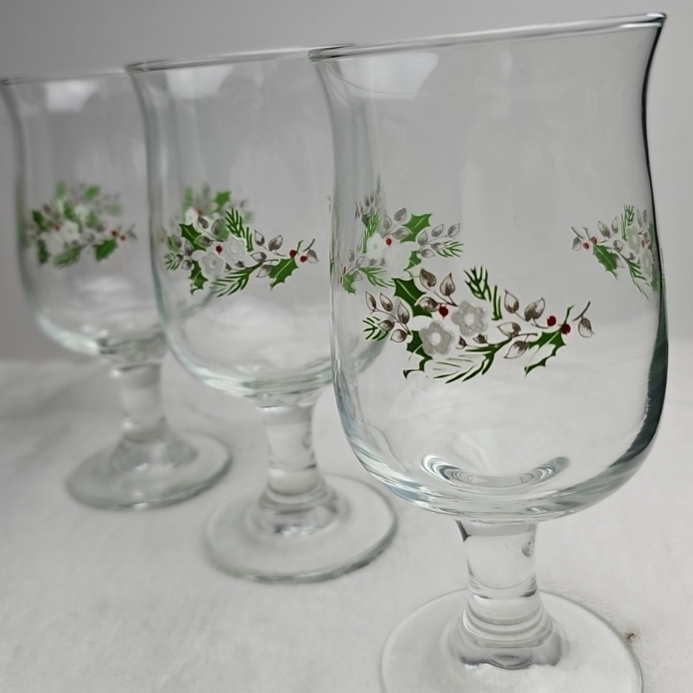 Set of 3 Vintage  Pfaltzgraff CHRISTMAS HEIRLOOM Wine Eggnog Goblets Glasses